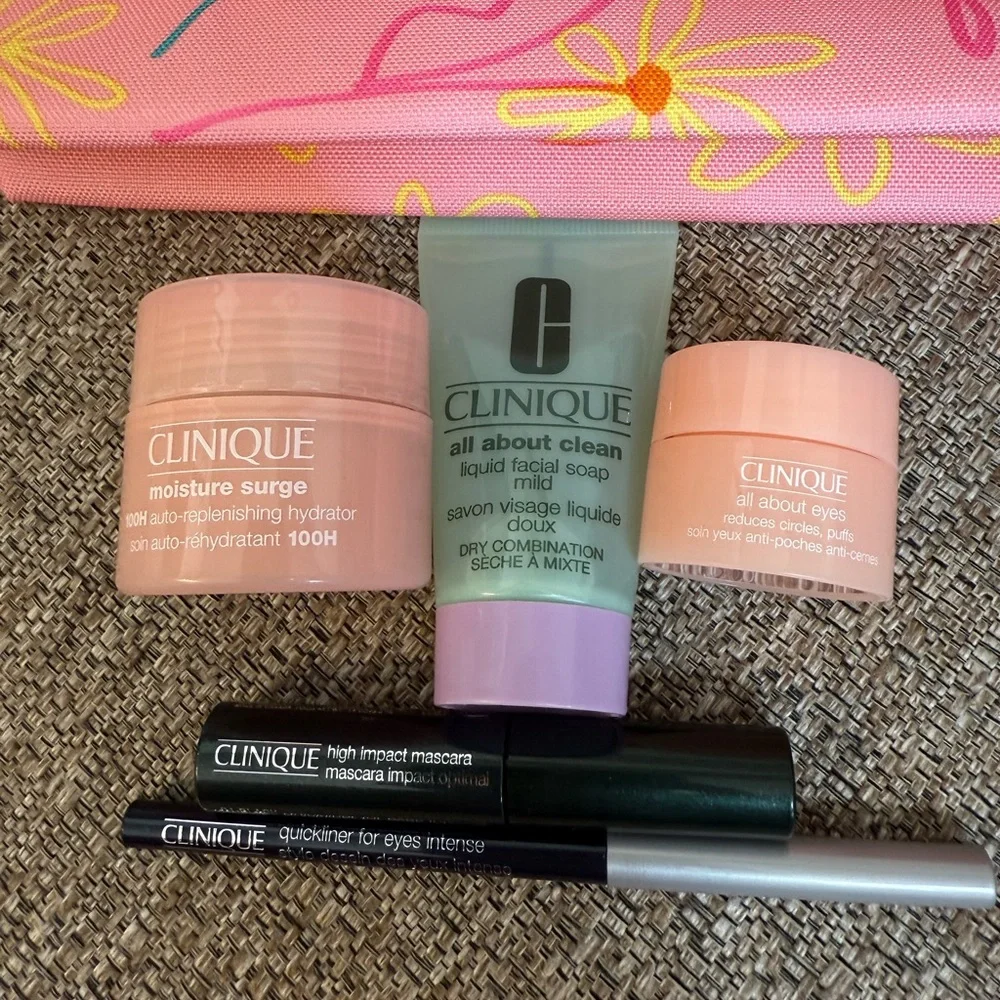 ❣️🆕Clinique 6PC Makeup & Skincare Bundle❣️